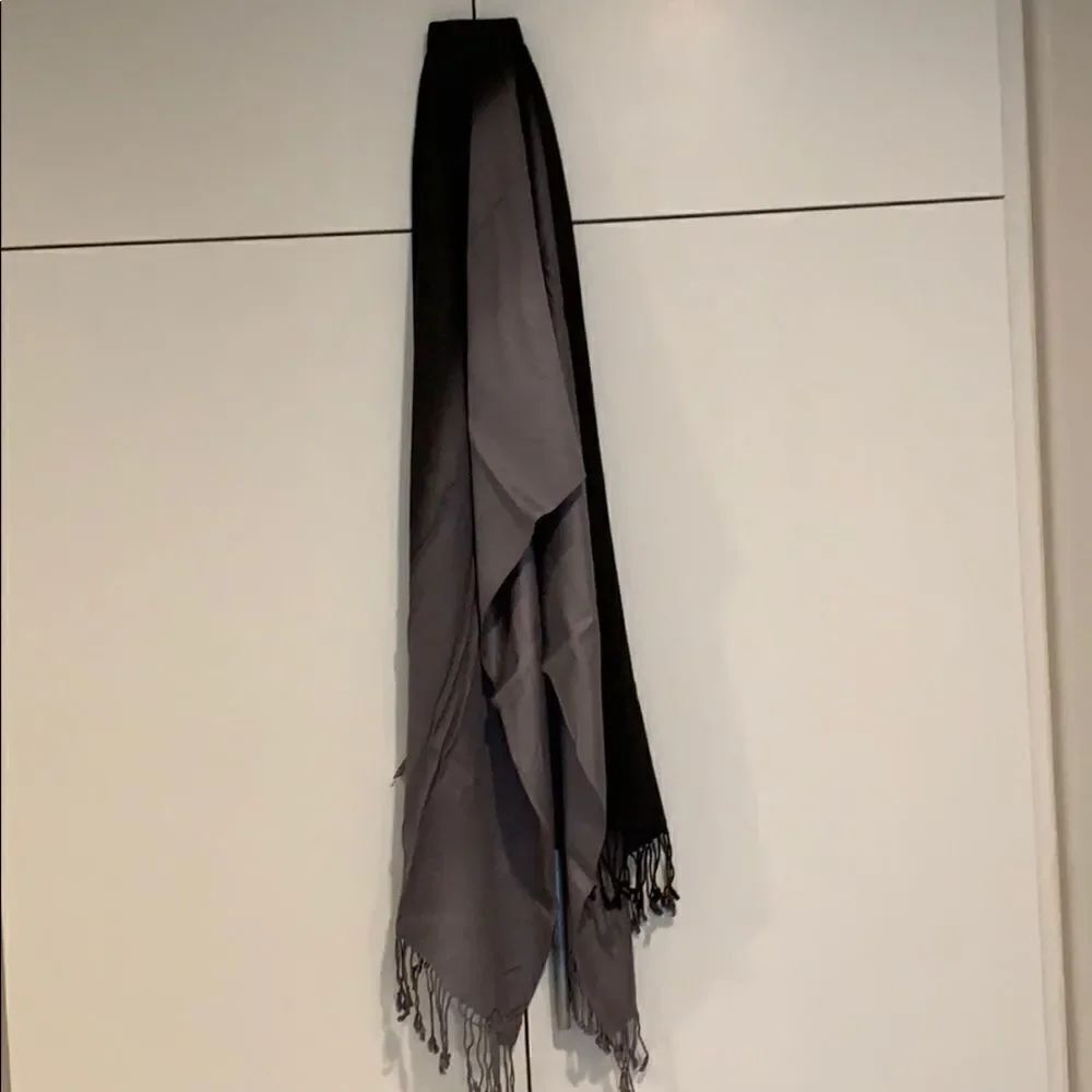 Two tons of scarf 🧣Final Price